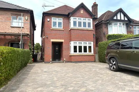 4 bedroom detached house, 79a Station Road, Stanley