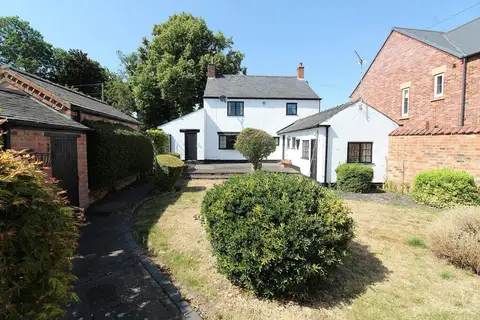3 bedroom detached house, 82 Church Street, Ockbrook