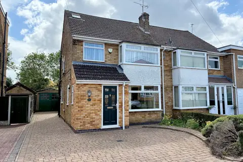 3 bedroom semi-detached house, Field Close, Borrowash, Derby
