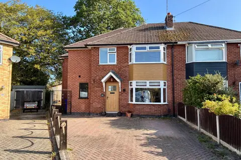4 bedroom semi-detached house, 48 Manor Park, Borrowash